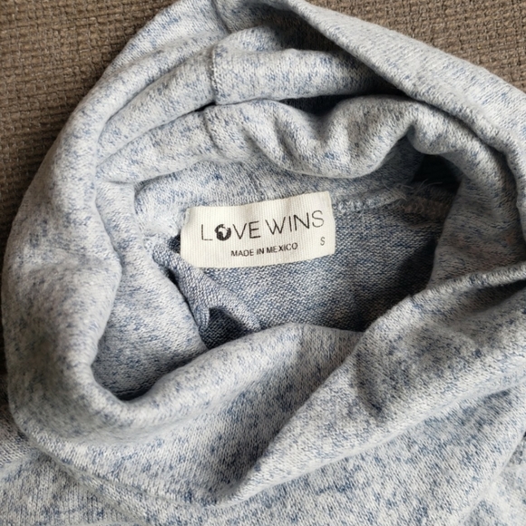 Love Wins Turtleneck Sweater size M - Picture 2 of 2